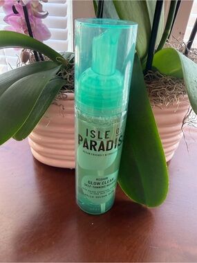 Isle of Paradise Mint Green Glow Clear Self-Tanning Mousse